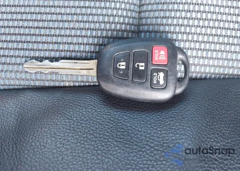 2015 Toyota Corolla S Plus z USA, uszkodzony, nr VIN 2T1BURHE3FC386459